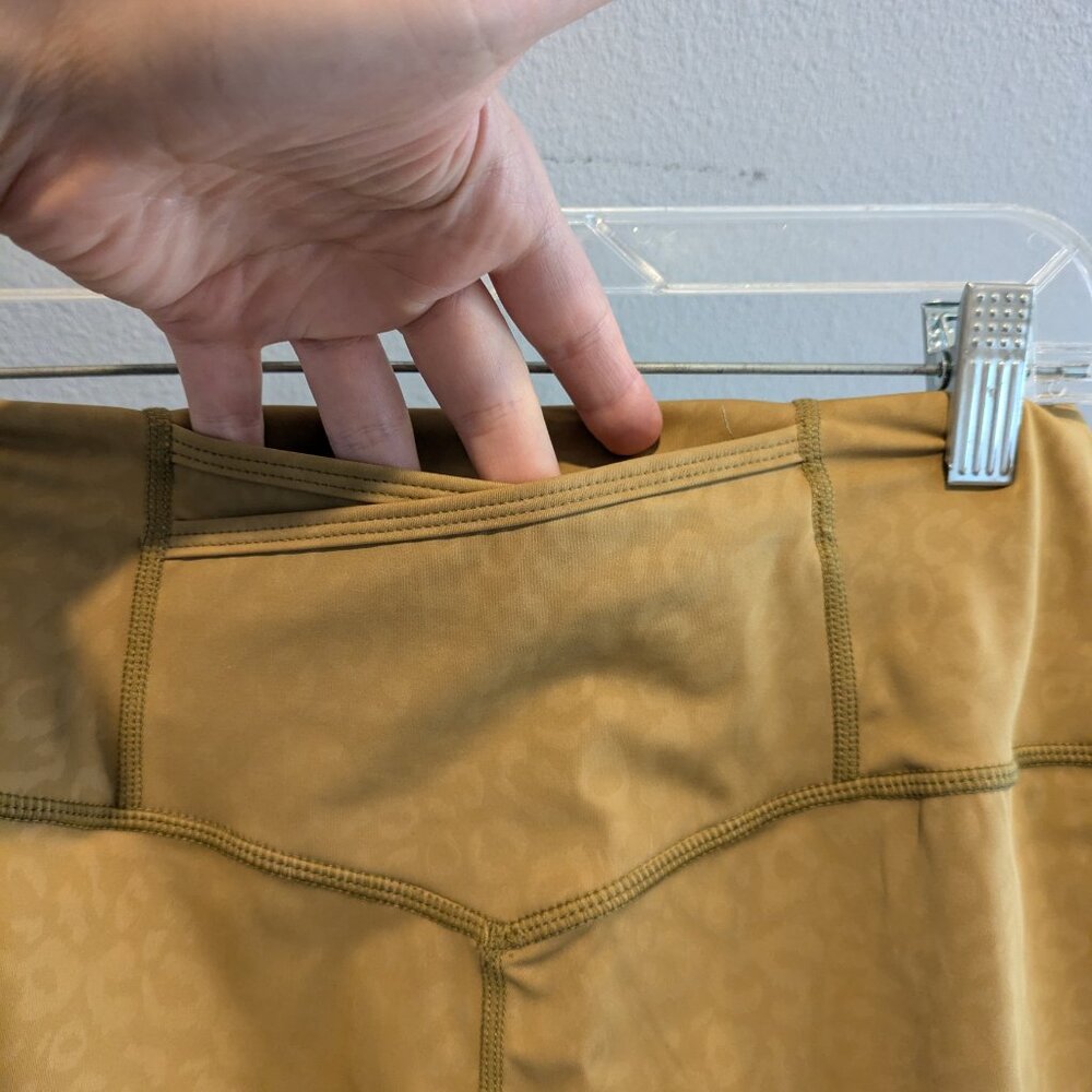 Popflex Active Tone Cross-Front Legging in Golden Cheetah size Medium - Picture 6 of 13